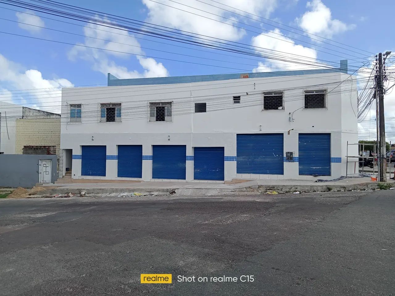 alugo salas comercial e casa no andar superior  no santo antonio