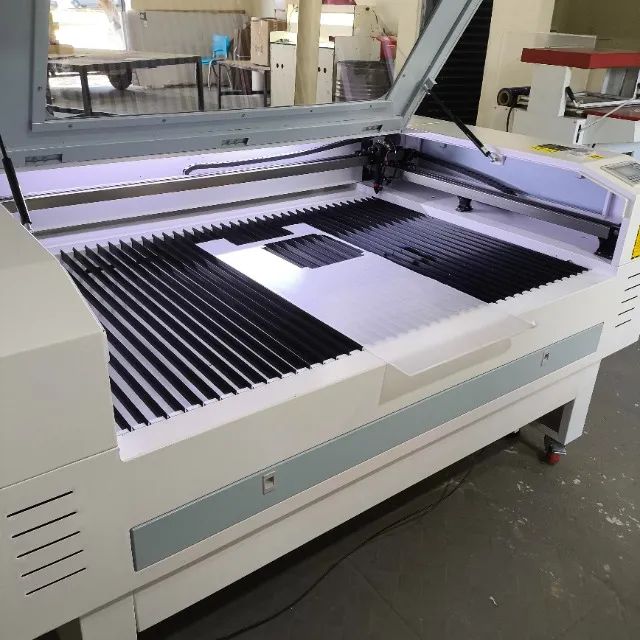 Maquina Laser Co2 p/ Corte e Gravação 100W 1400x900mm - Foto 5