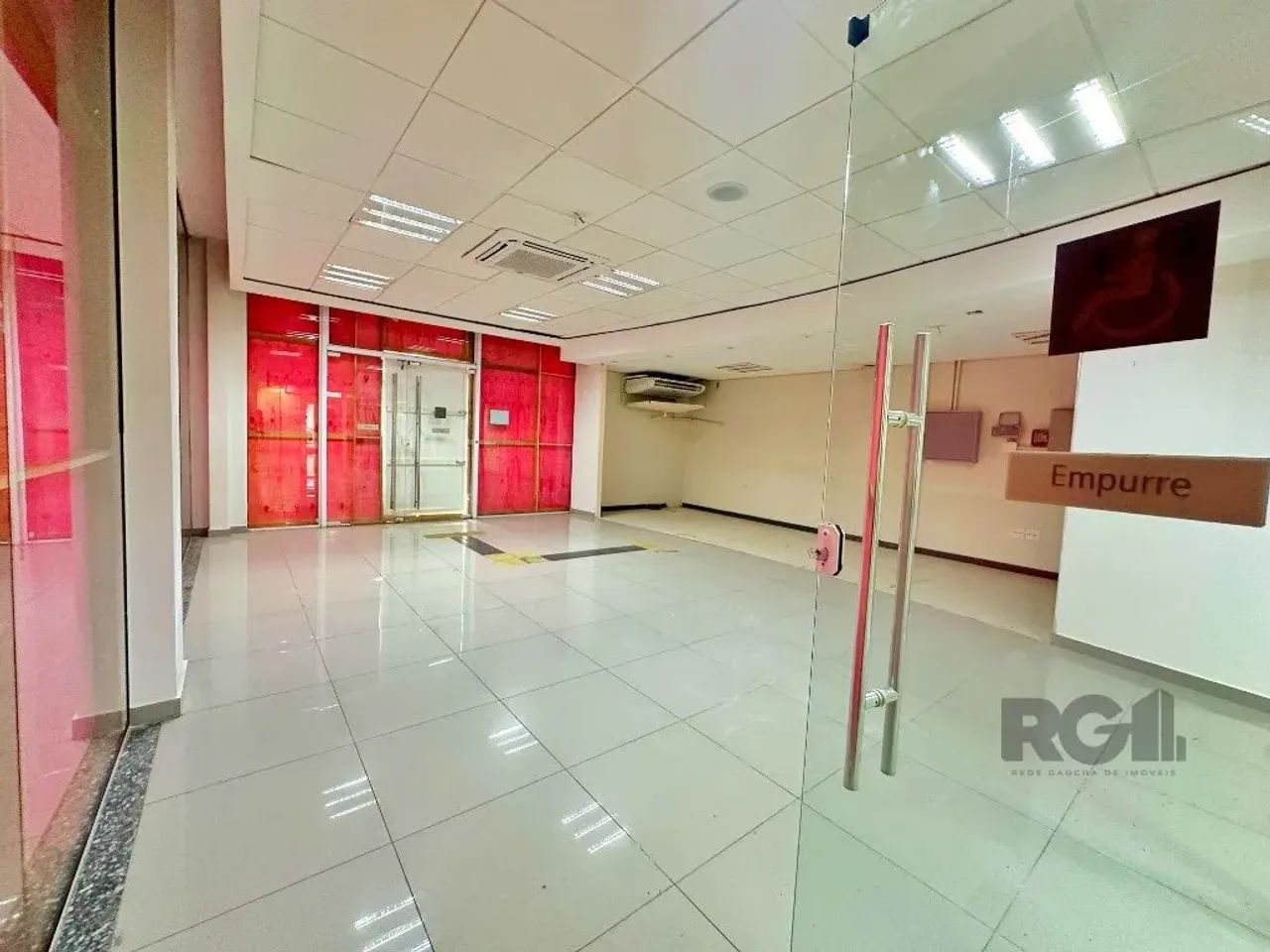 Ampla loja de esquina no Bairro Teresópolis, melhor ponto da região em rota centro/bairro. - Foto 12