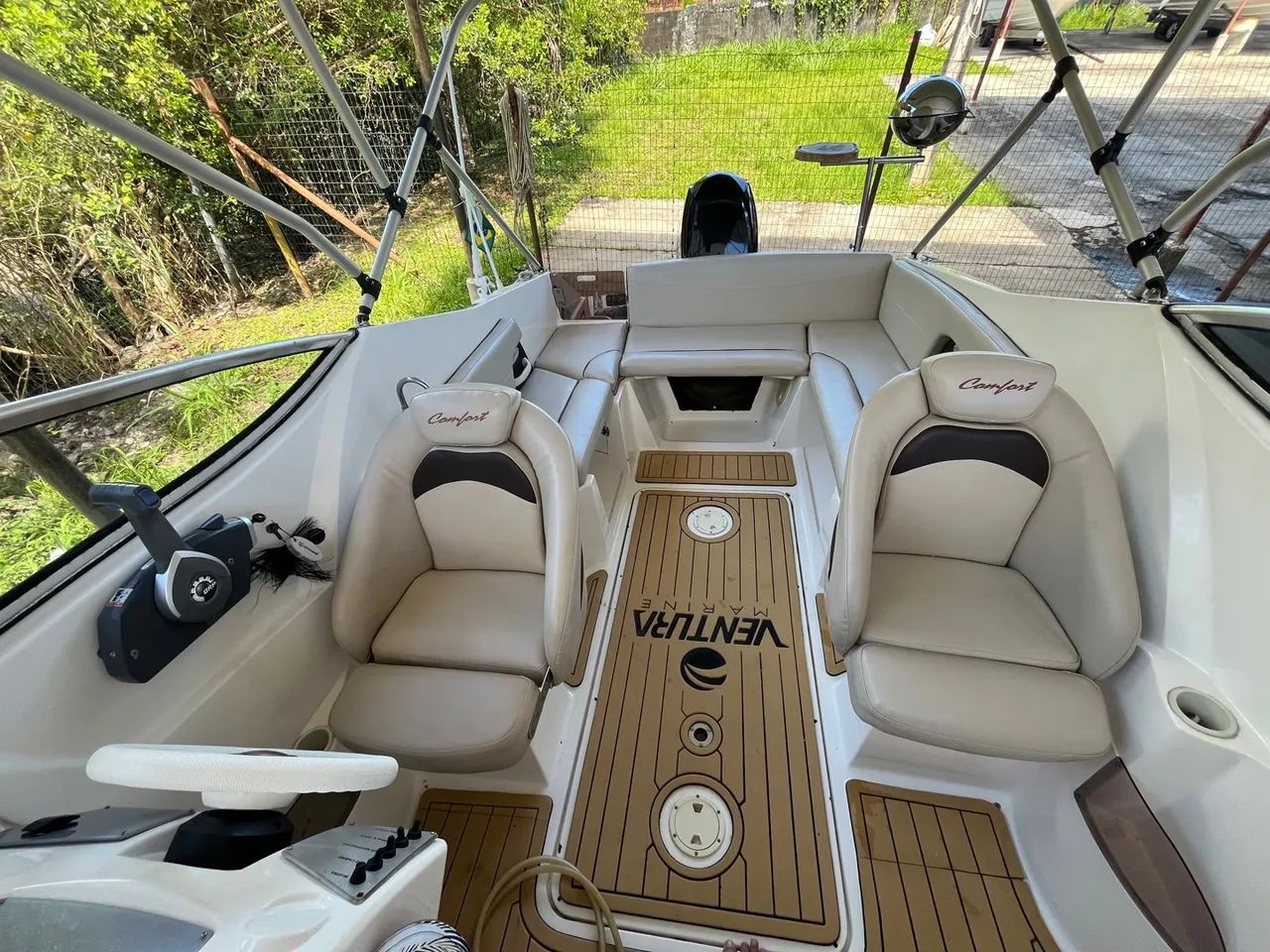 Lancha Ventura Cabin Comfort 215 - 22 Pés - Cabinada - Impecável - Revisada - Foto 9