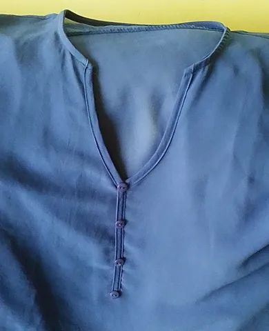 Blusa feminina de seda, semi nova, cor azul, transparente. Sem marca. - Foto 5