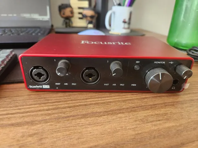 Interface de Audio Focusrite 4i4 - GEN3