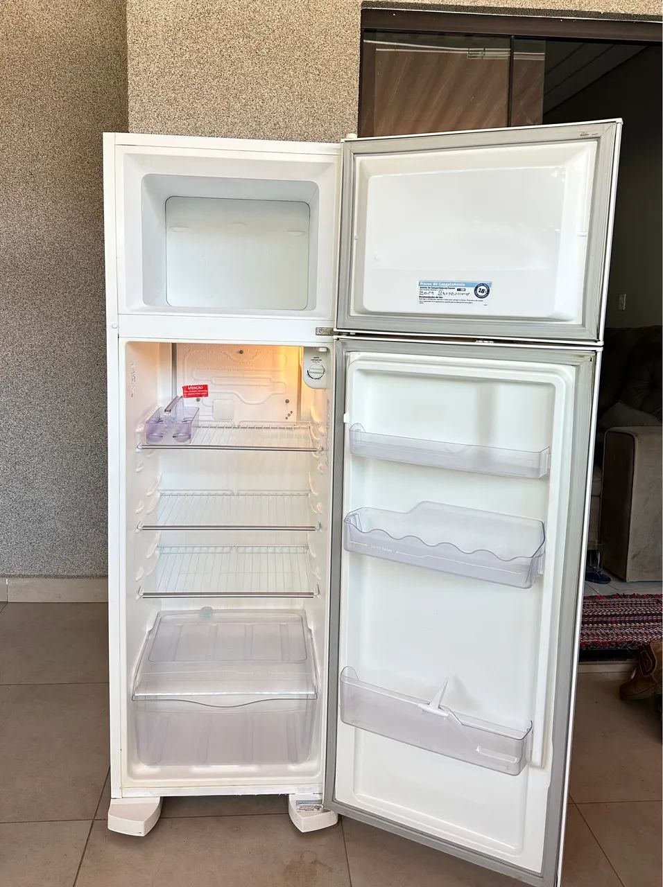 Geladeira Electrolux DC35a está super Conservada  - Foto 6