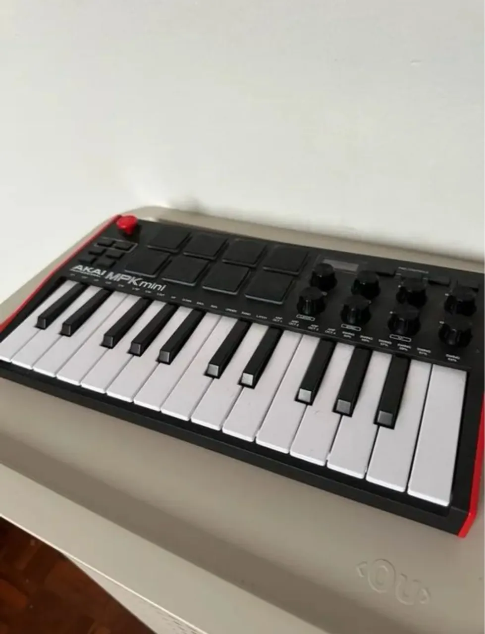 AKAI MPK Mini - Teclado Controlador MIDI Compacto