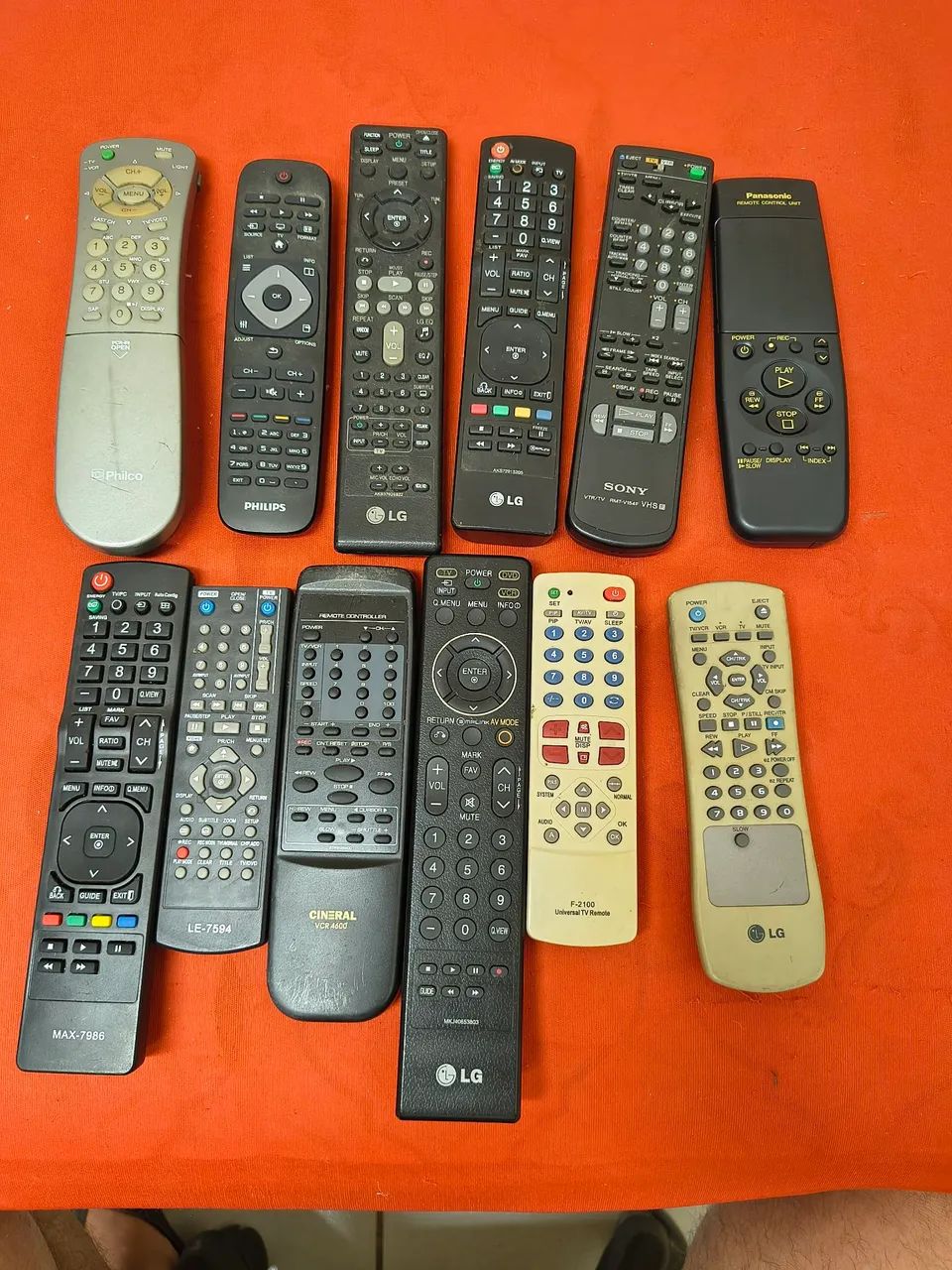Controles video cassete antigo