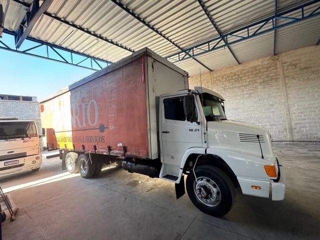 Mercedes Benz 1621 - Baú Sider