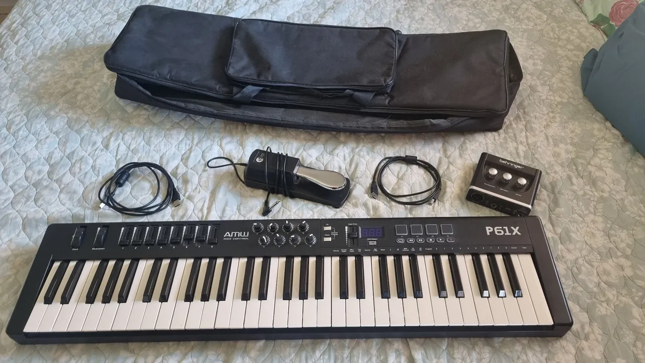 Teclado controlador MIDI AMK P61X + Acessórios