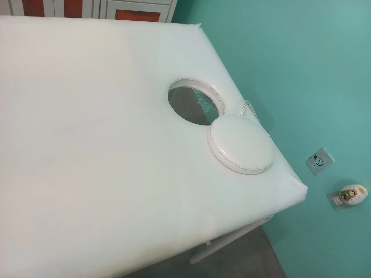 Maca de massagem branca com furo