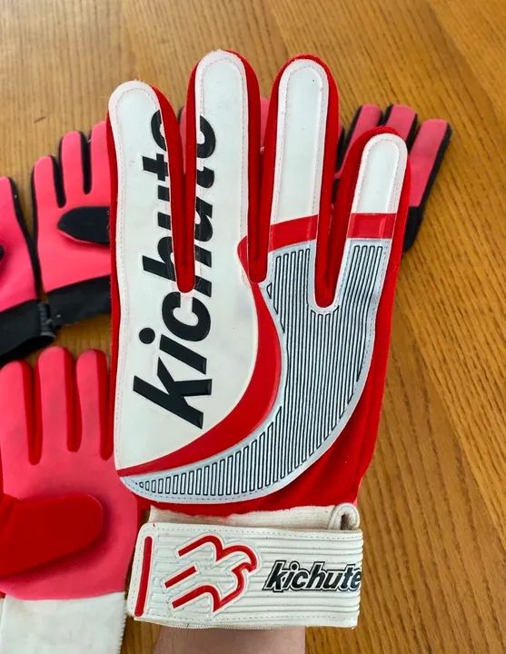 Lote de Luvas de goleiro Kichute anos 80 - Foto 3