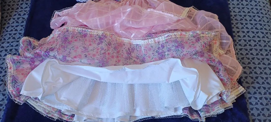 Vestido Infantil para festa de renda rosa com estampa de flores - Foto 4