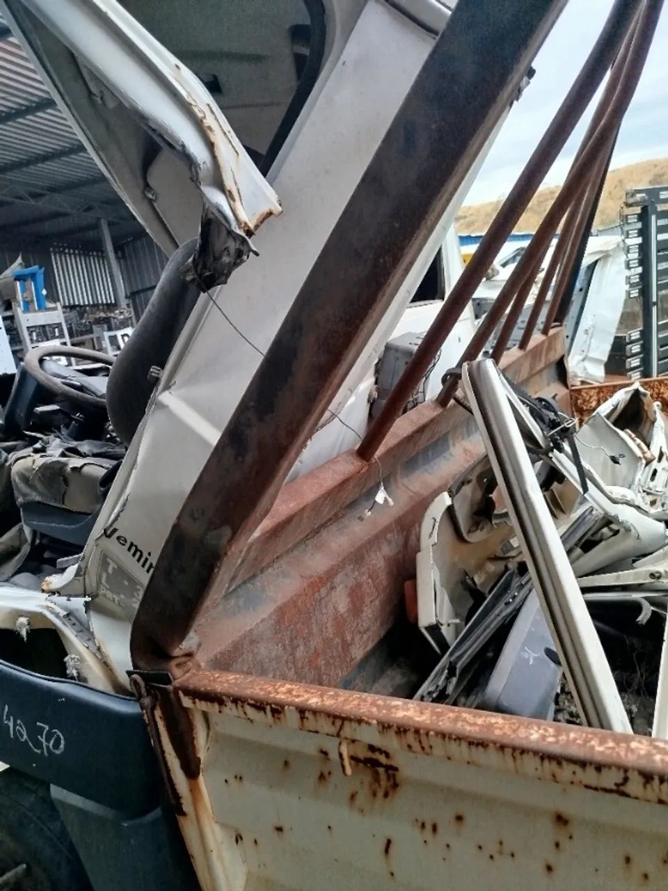 Carroceria de Ferro Caminhão 3/4 3,7m x 2,1m - Foto 4