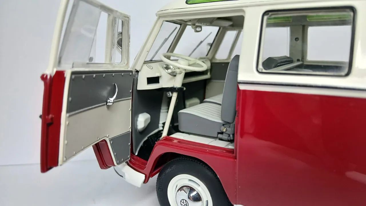 Miniatura Volkswagen T1 Samba 1/18 Schuco  - Foto 5