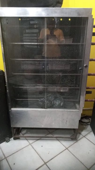 Galeteira (máquina de assar frango)