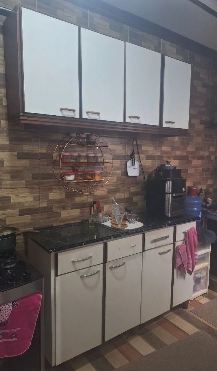 Armario de Madeira.64842117599874120