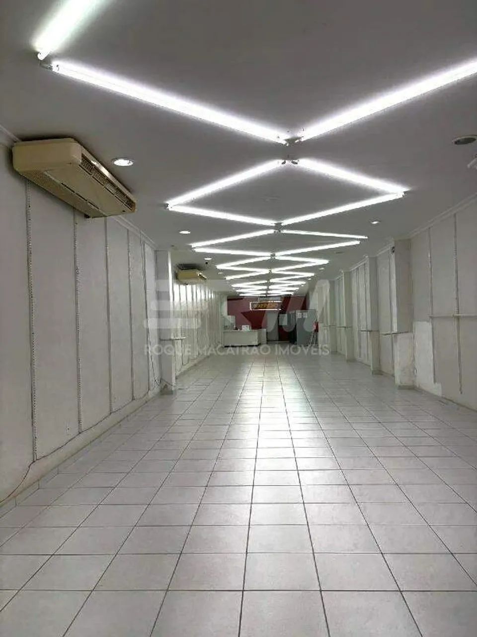 Aluga-se prédio na Rua Grande, 236,53m²