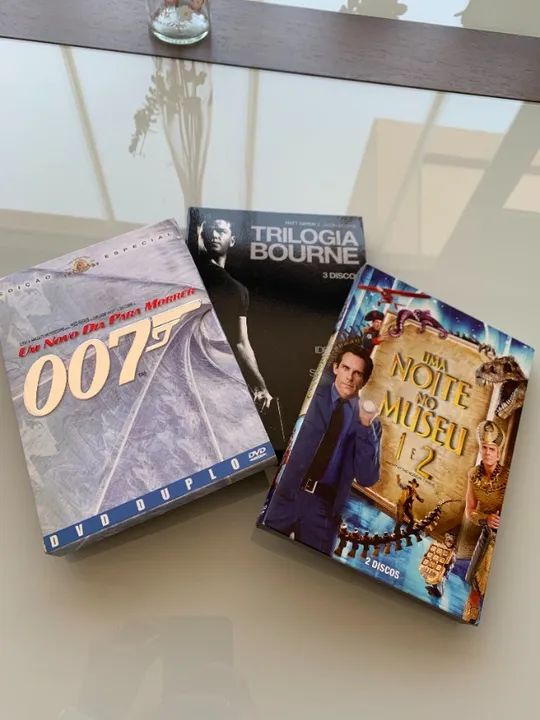 DVDs filmes 007 Um novo dia para morrer (DVD duplo) Uma noite no Museu 1 e 2 (DV