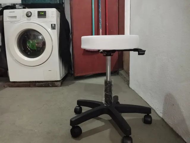 Mocho/banqueta movel para estética - Foto 2