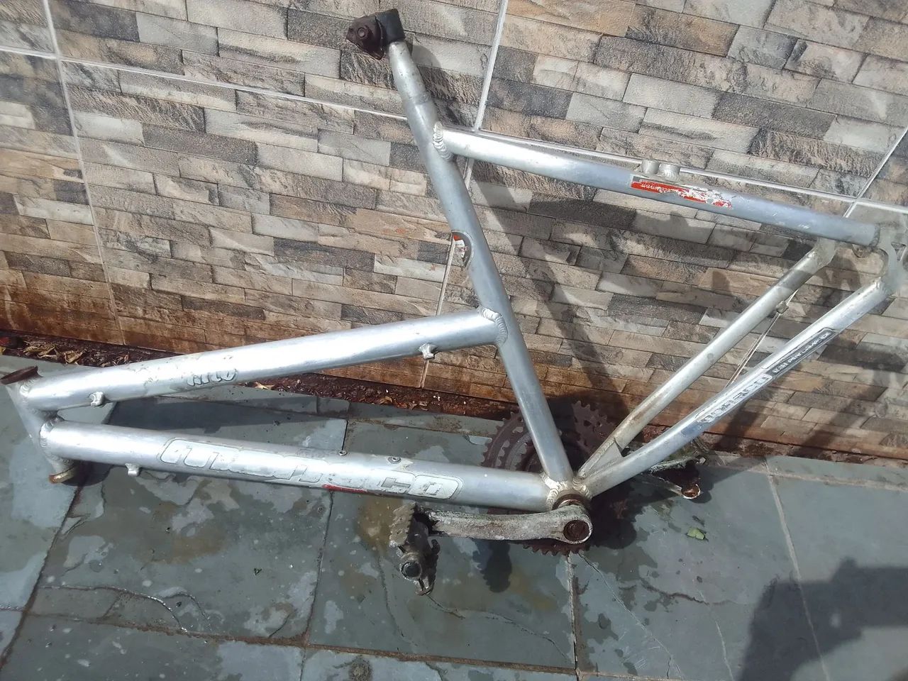 Quadro de alumínio Mônaco aro 16