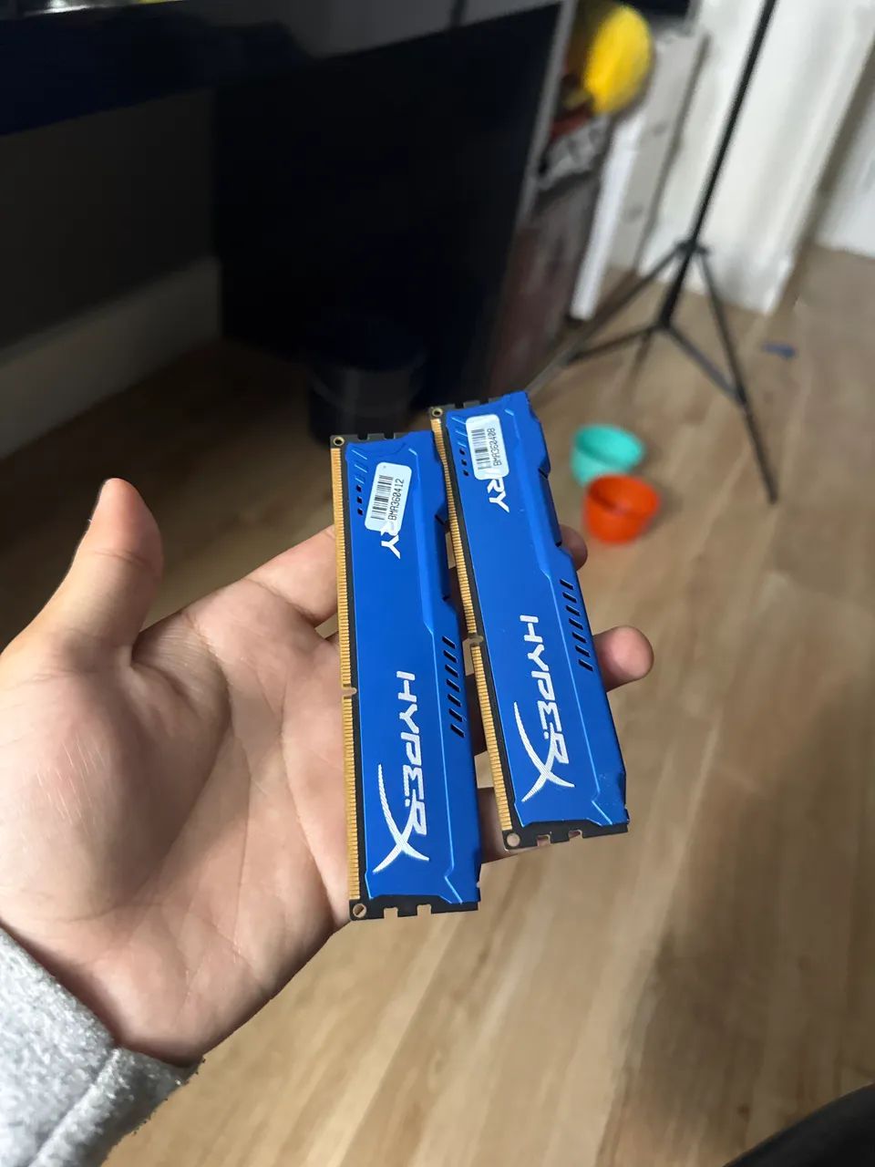 2x Memória RAM HyperX 8GB cada 