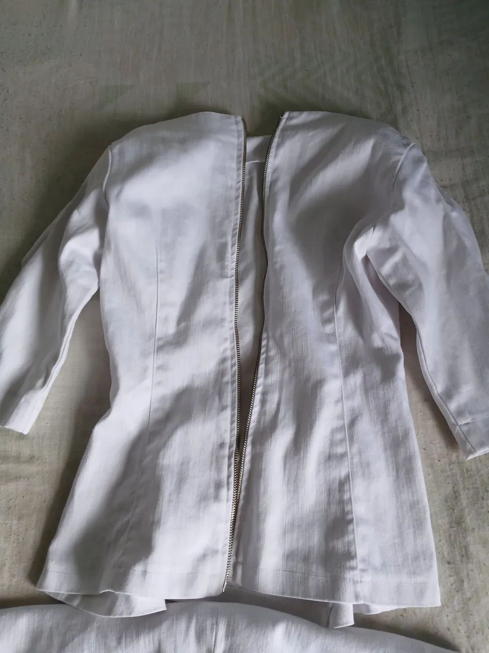 Conjunto  saia blusa  38
