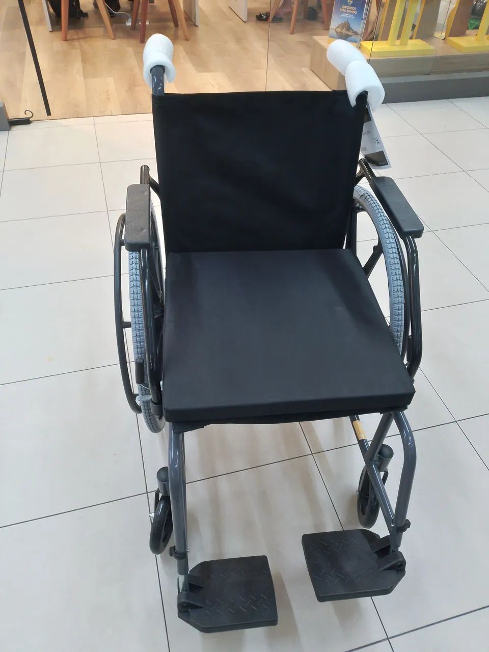 Cadeira de rodas dobrável 