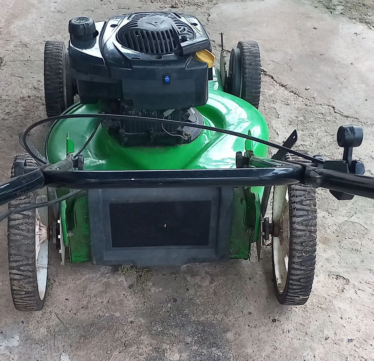 Cortador de grama tracionado a gasolina  - Foto 3