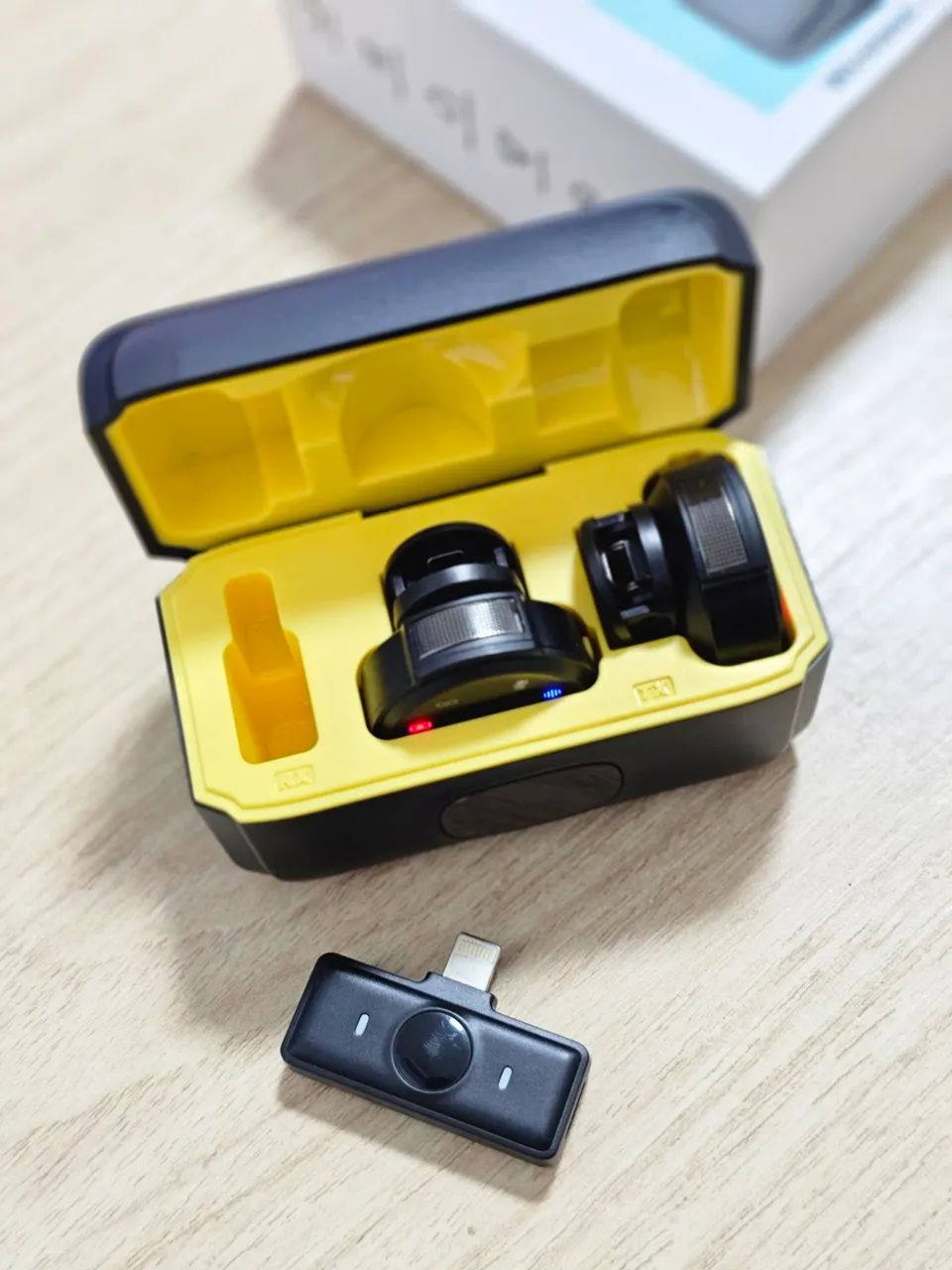 Microfone Lapela sem fio J6 Xiaomi - Entrada Lightning - Aberto apenas para teste - Foto 4