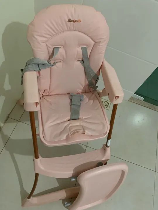 Cadeira de Alimentação Bebê Rosa - Usada - Foto 3