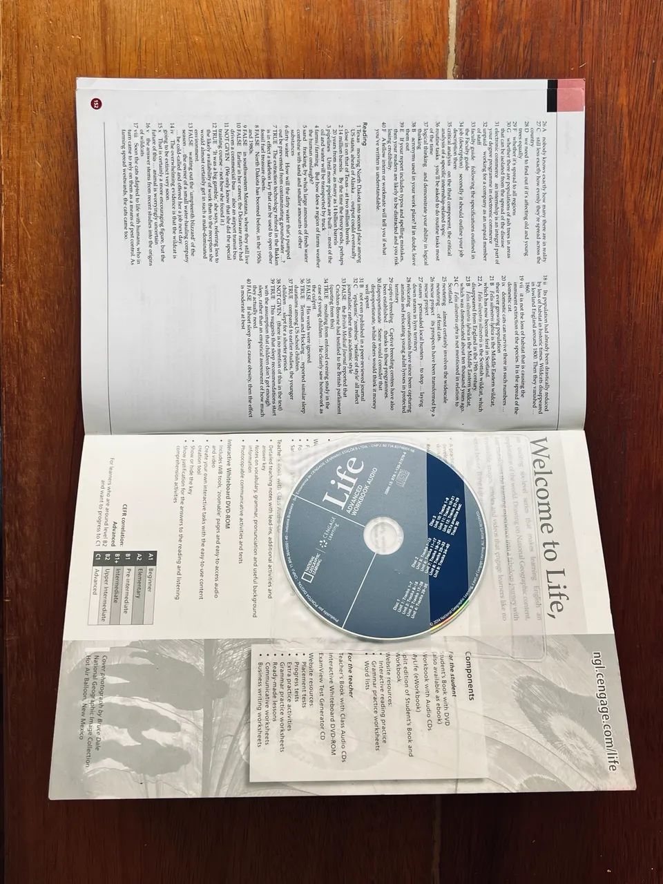Livro inglês Life Advanced (C1) workbook - Foto 2