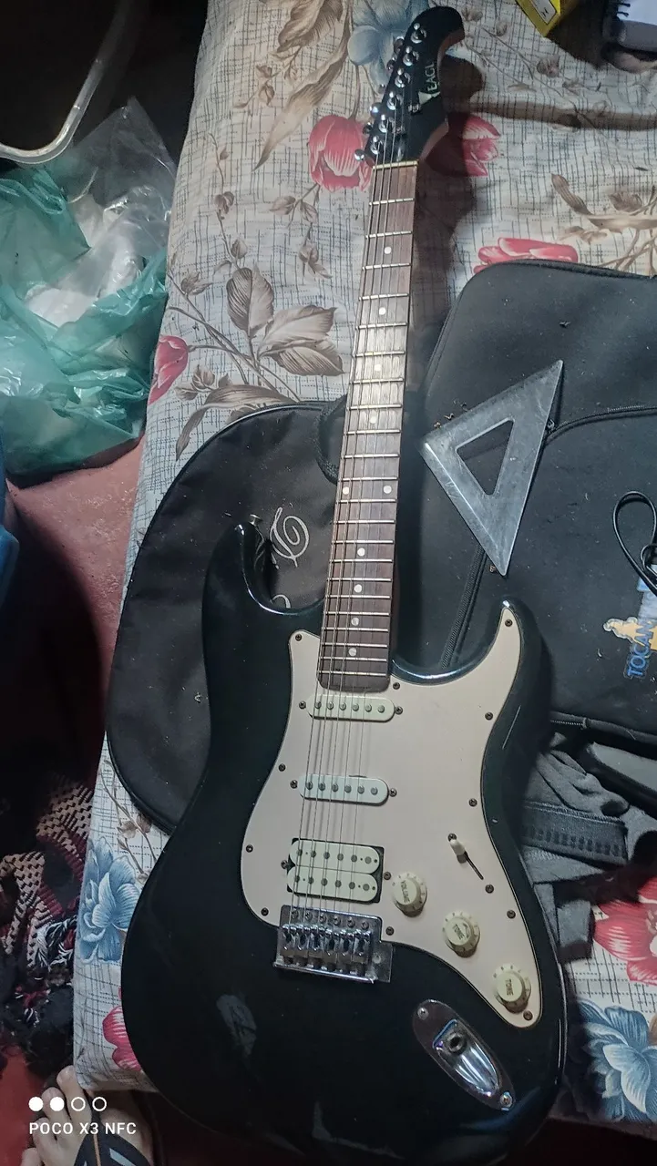Guitarra Elétrica Eagle