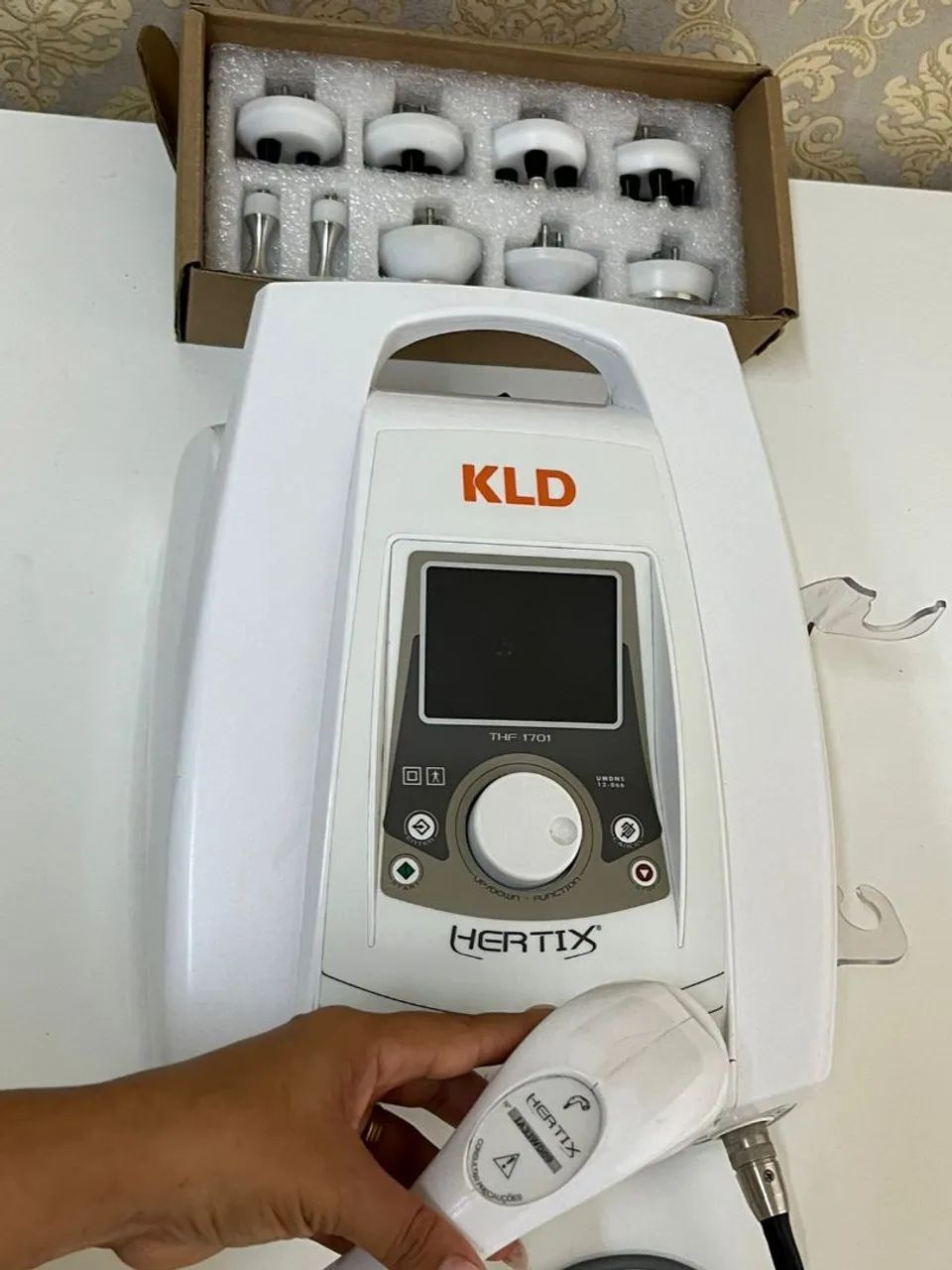  Rádio frequência HERTIX para Estética Facial e Corporal