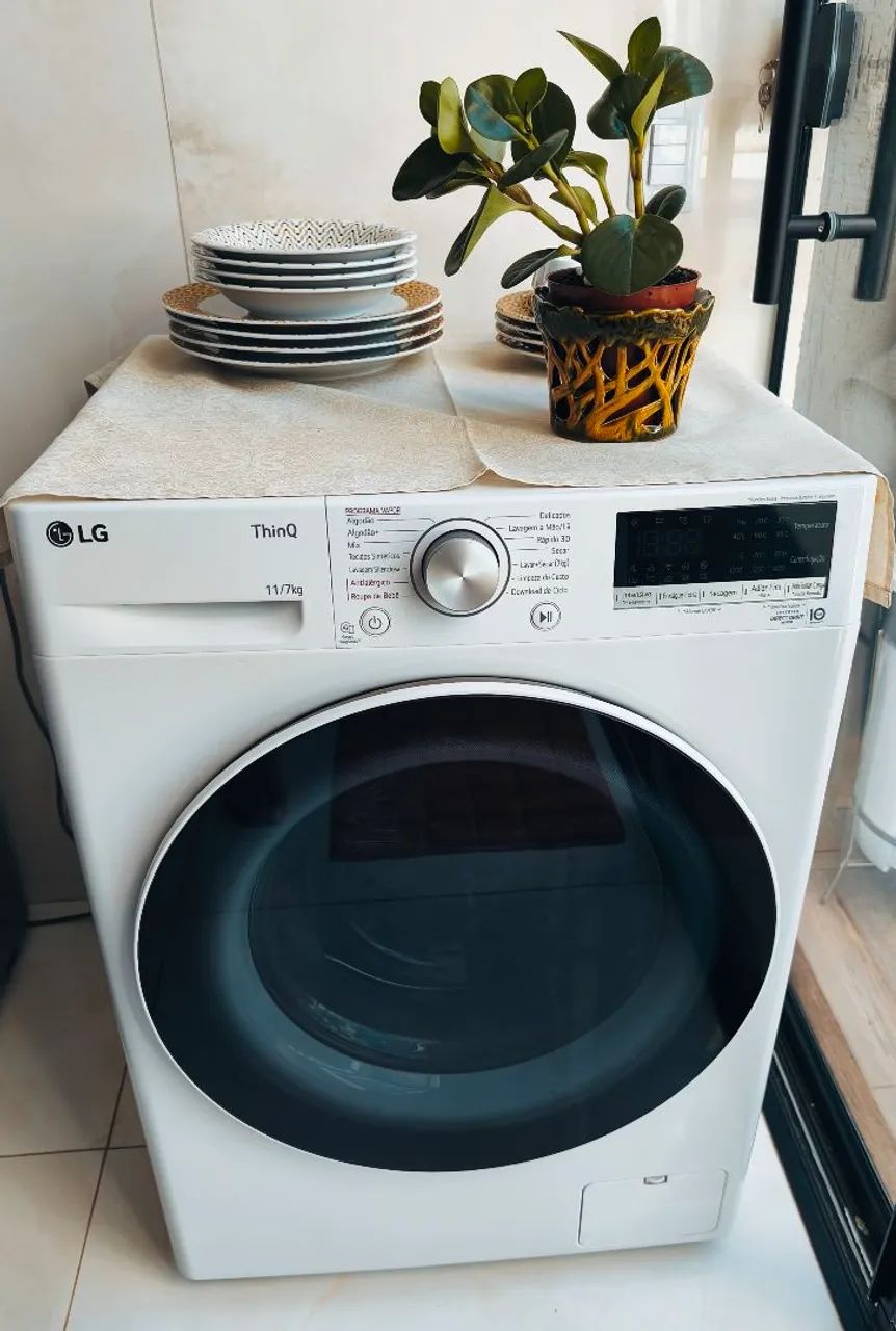 Máquina de Lavar e Secar LG ThinQ 11kg
