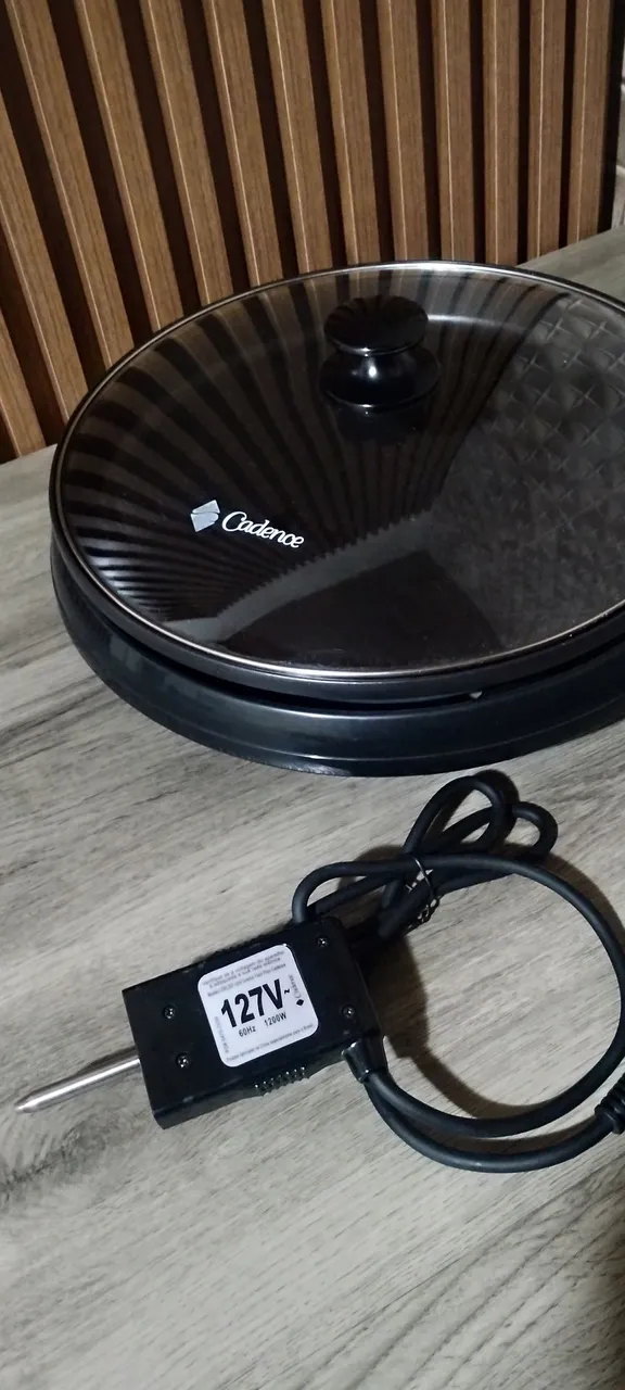 Chapa Elétrica Cadence com Tampa de Vidro