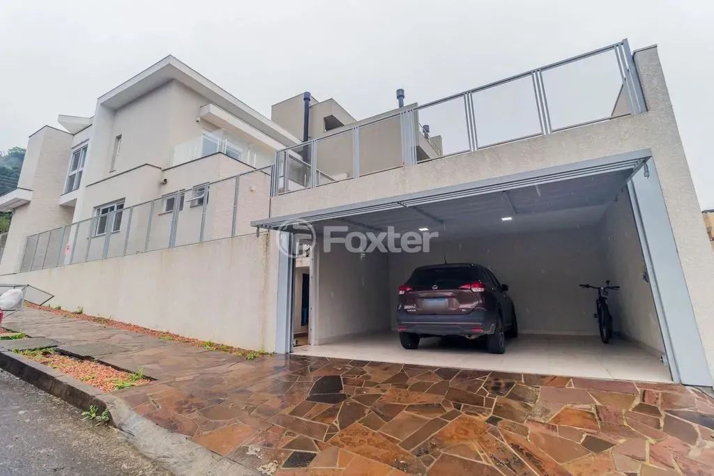 Casa no Bairro Guarujá 04 dormitórios com lareira, espaço gourmet e churrasqueira, piscina - Foto 4