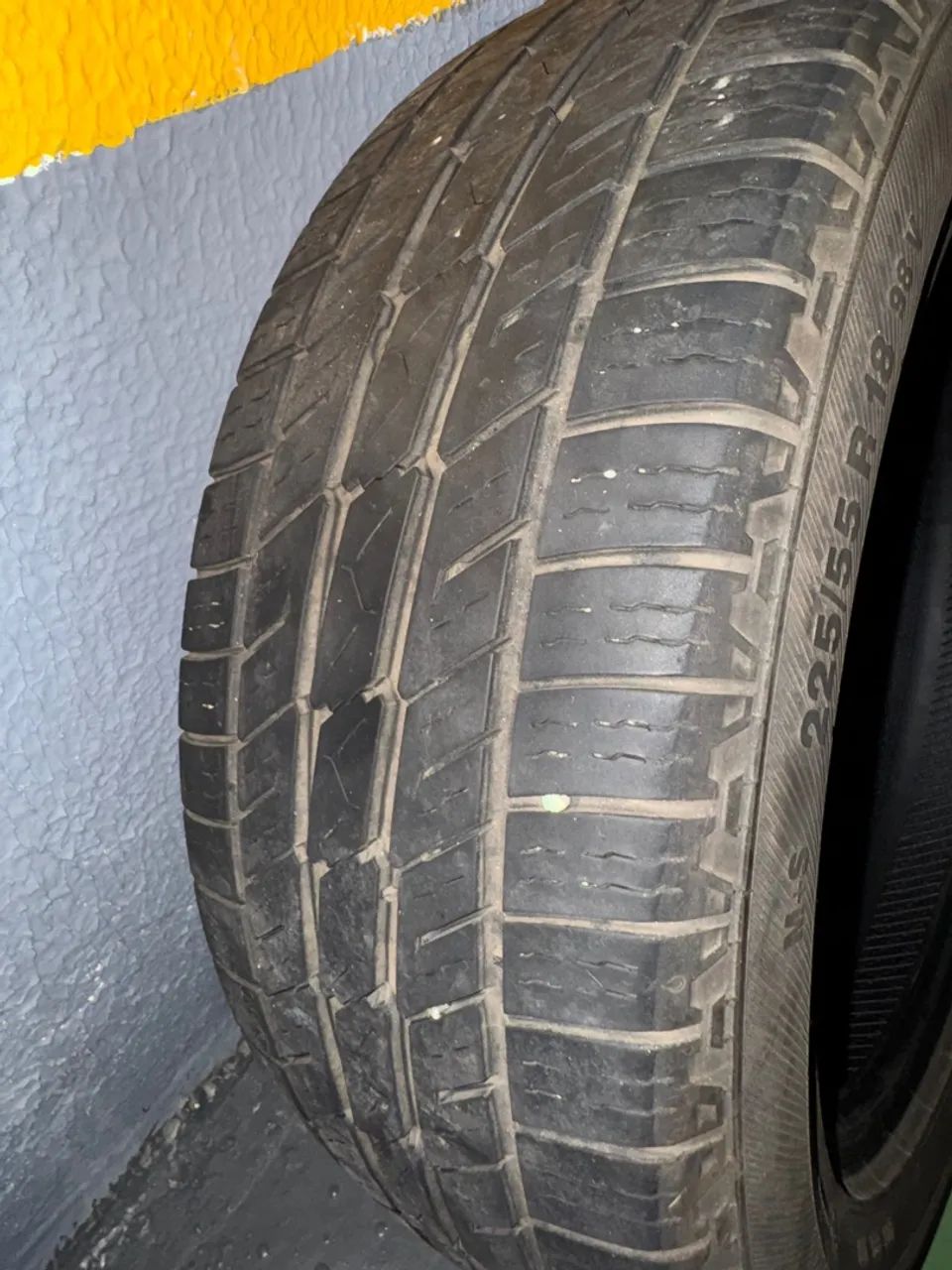 Pneu 225/55R18 - Excelente estado - Foto 2