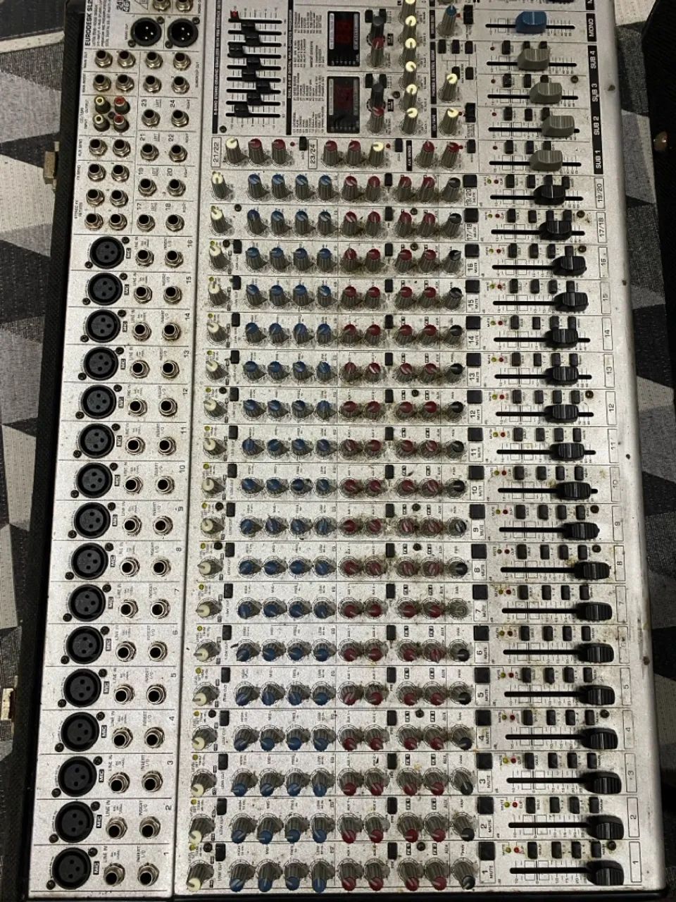 Mesa de Som Behringer EURODESK SL3242FX-PRO - Foto 3
