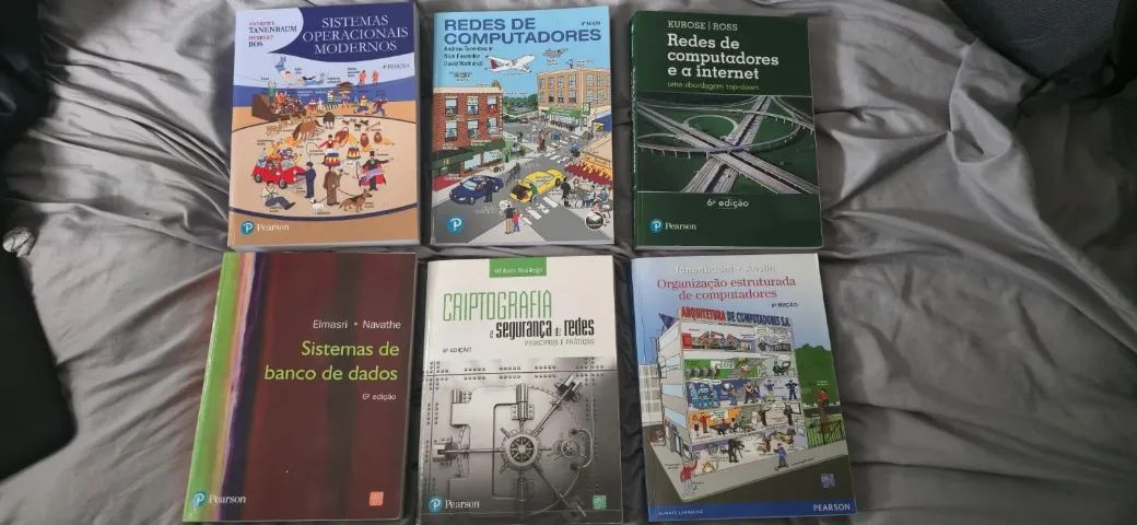 Conjunto de livros de tecnologia
