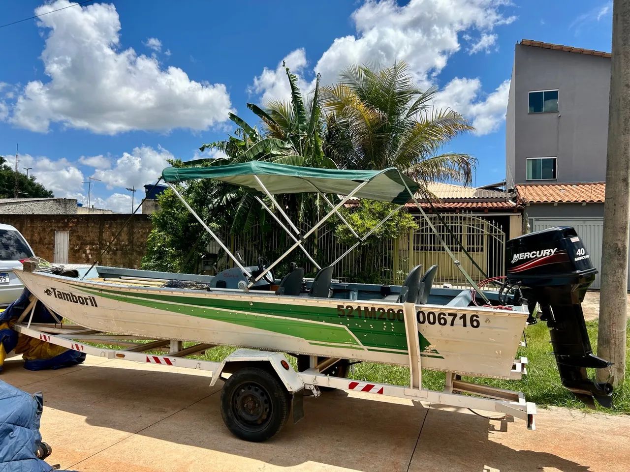 Lancha de pesca 40 HP Mercury