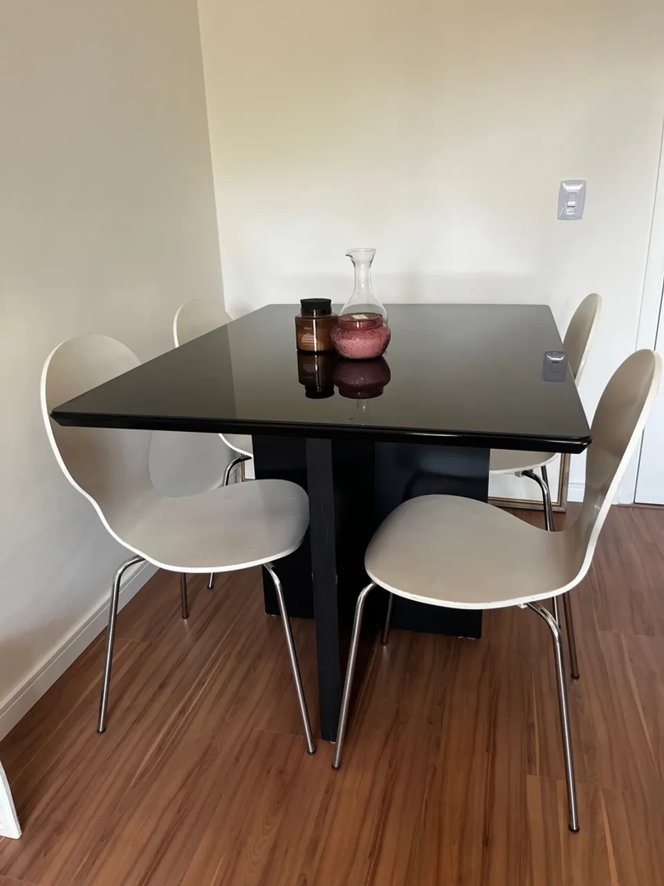 Mesa de Jantar Preta com 4 Cadeiras