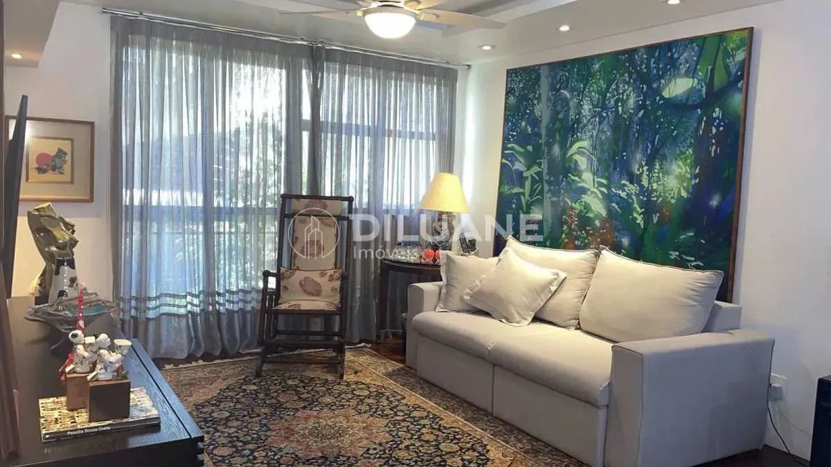 Apartamento : / Residencial / Lagoa