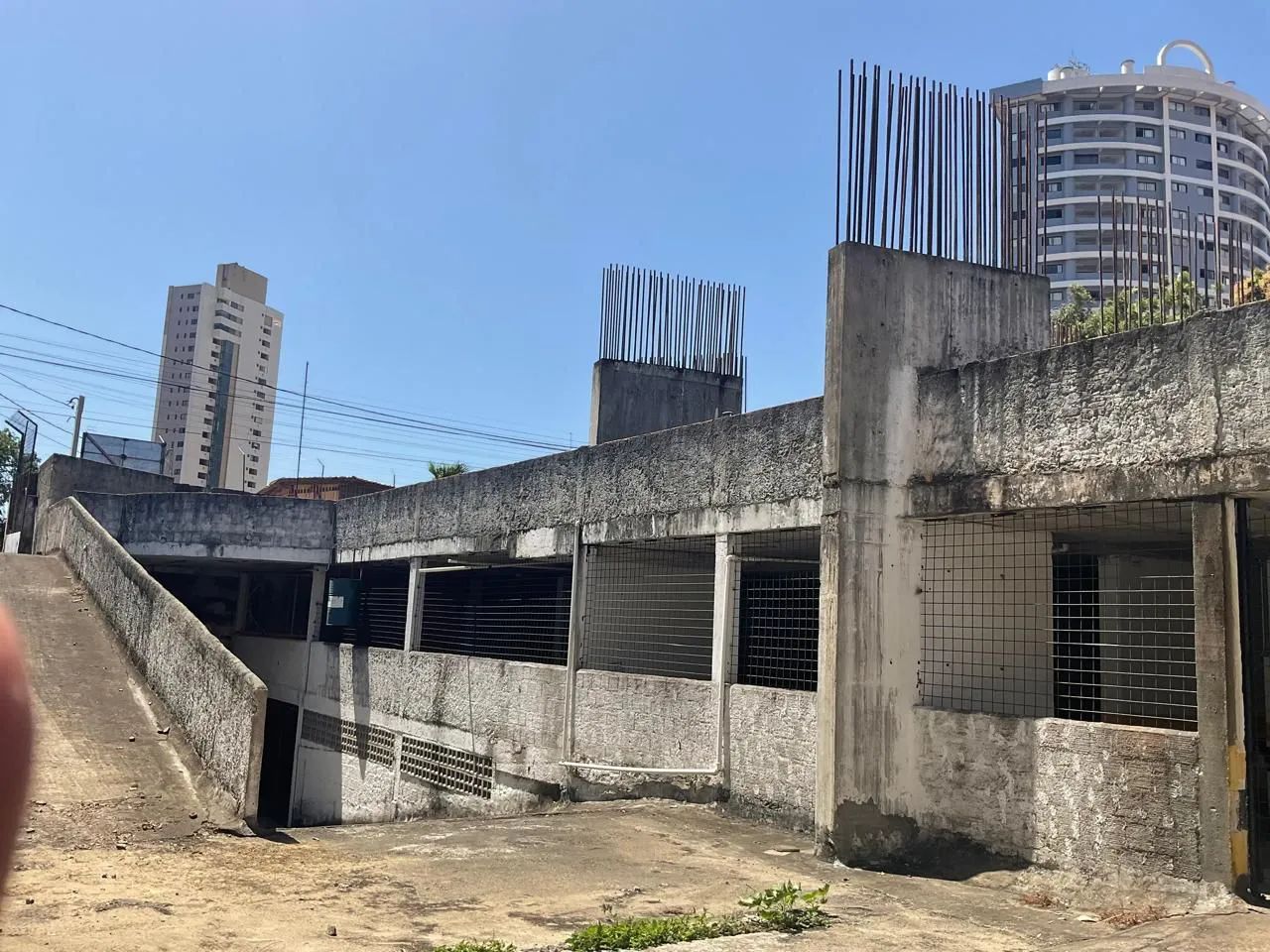 Vendo terreno em ótima localização,  Ponta Negra,  350 m. da praia,Aceito permuta  - Foto 9