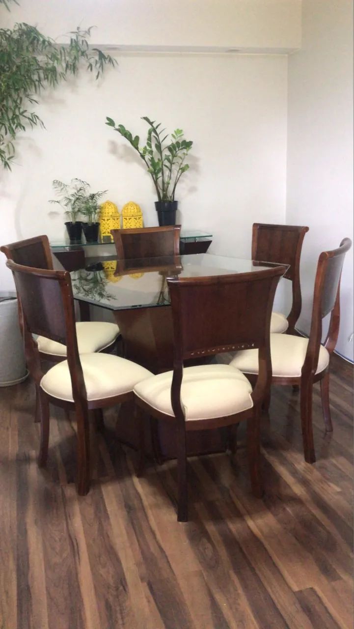 Conjunto mesa e cadeiras + aparador  - Foto 4