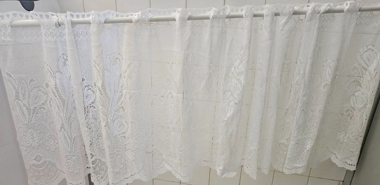 Cortinas de renda branca