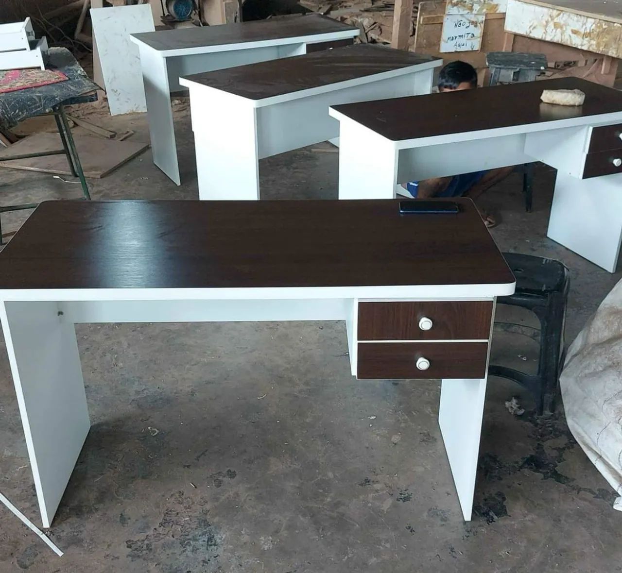 Promoção de mesa reta madeirado com branco - frete grátis 