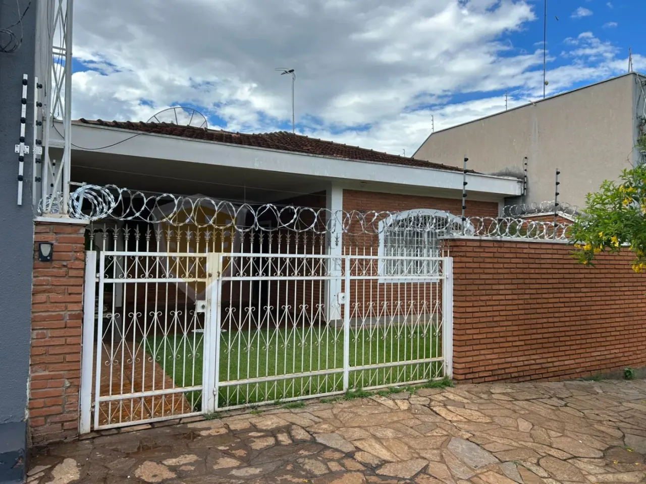 Casa Térrea a Venda, 3 Quartos, 142 m², Parque Bandeirantes
