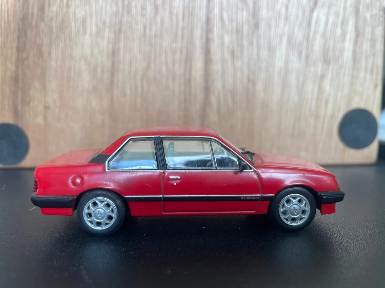 Miniatura Carro Chevrolet Monza SL/E Vermelho