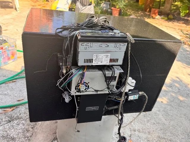 Vendo um caixa de som para carro ou uso em casa - Foto 2