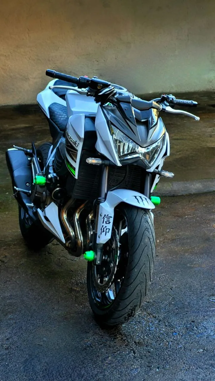 Motos KAWASAKI Z-800 no Brasil