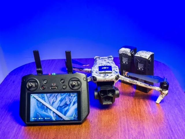 Dji Mavic 3 Pro Com Controle Rc Pro + Acessórios (Usado)