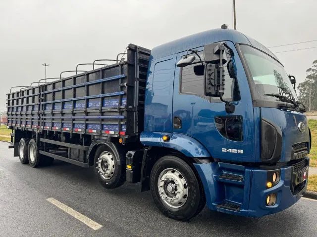 Ford Cargo 2429 8x2 2013